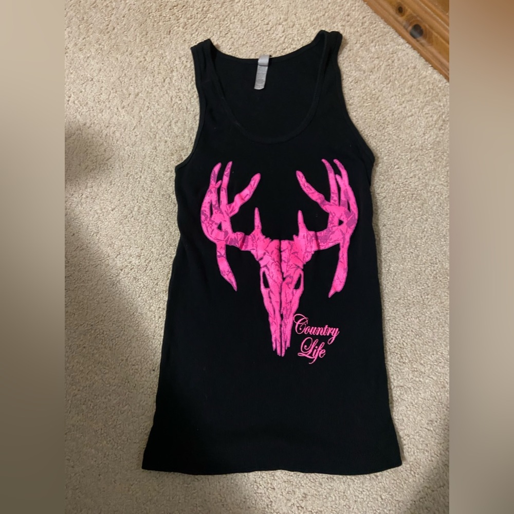 Country Life by Next Life Apparel. Blacks fibbed tank top. Size Large
